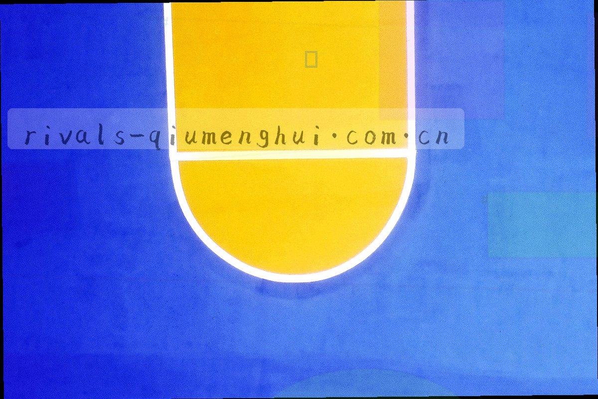 战术板线条与资料库版本编号叠层构成的抽象图